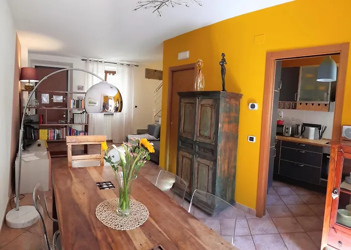 House Nubia, San Frediano, Near Ponte Vecchio, With Free Private Parking Lot
