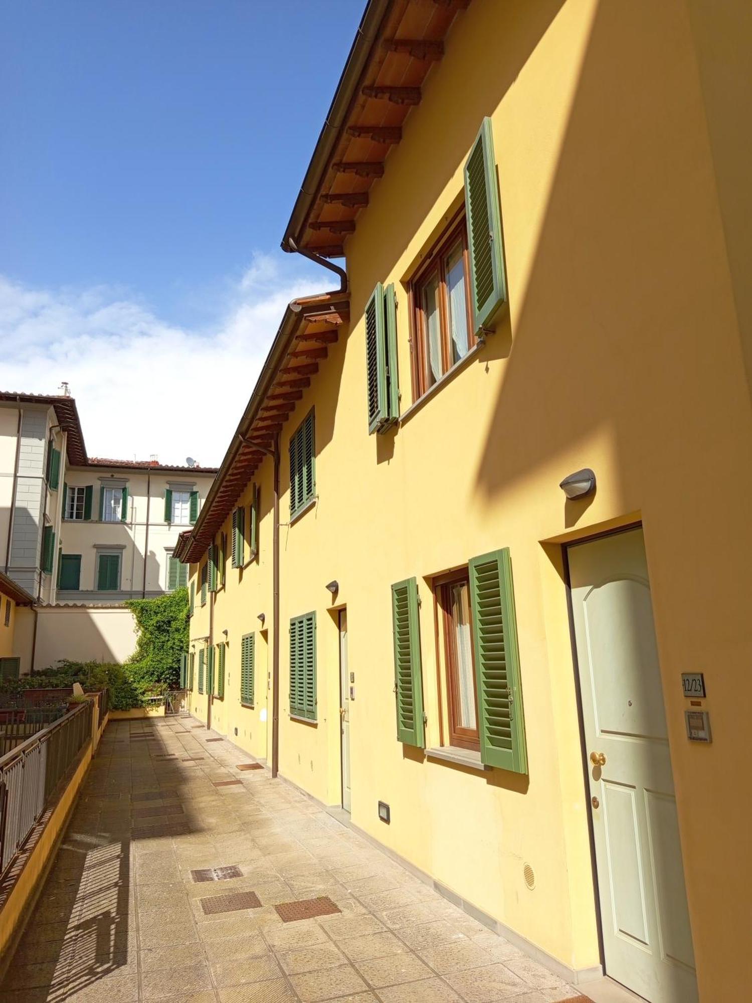 House Nubia, San Frediano, Near Ponte Vecchio, With Free Private Parking Lot