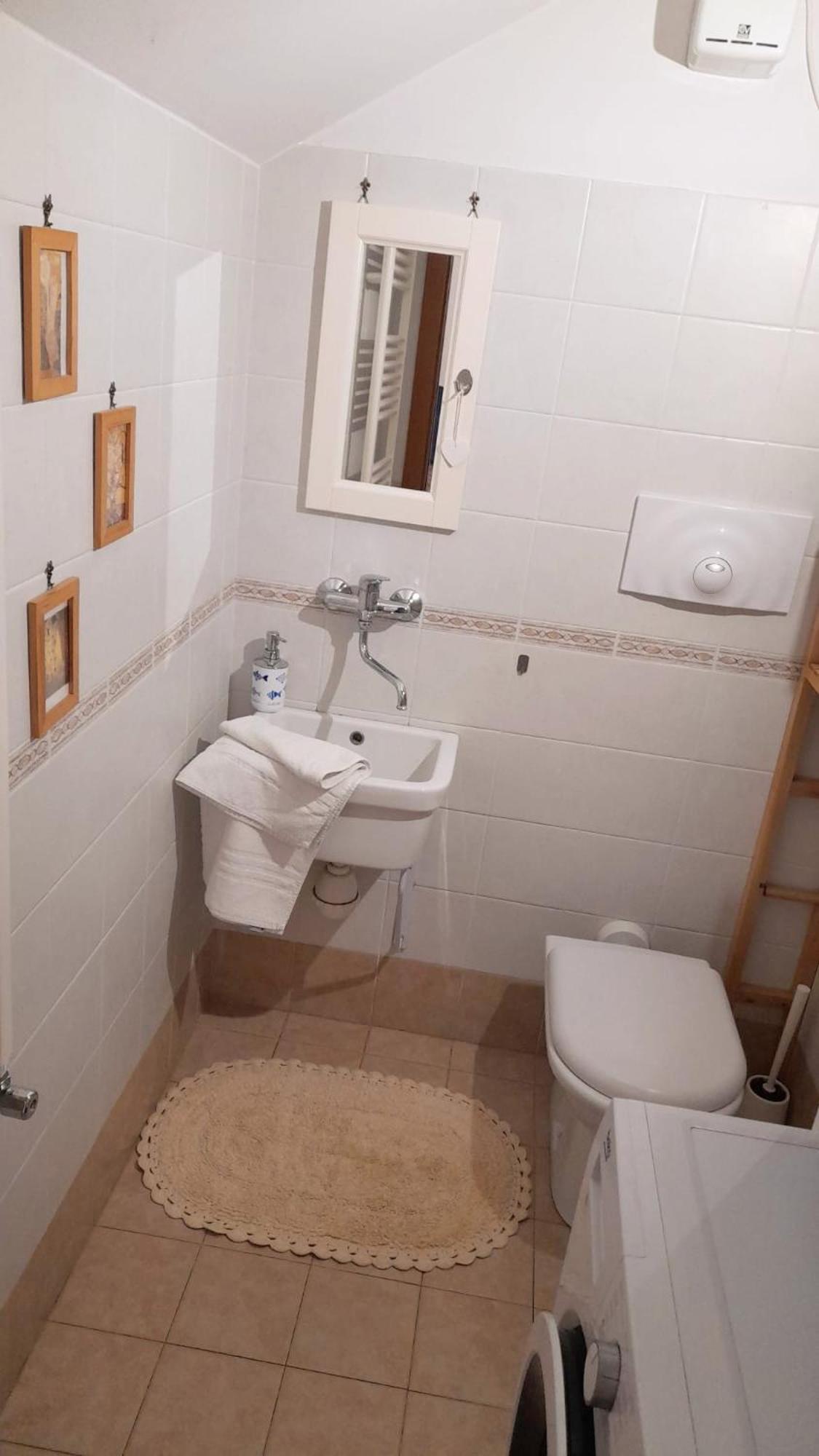 House Nubia, San Frediano, Near Ponte Vecchio, With Free Private Parking Lot
