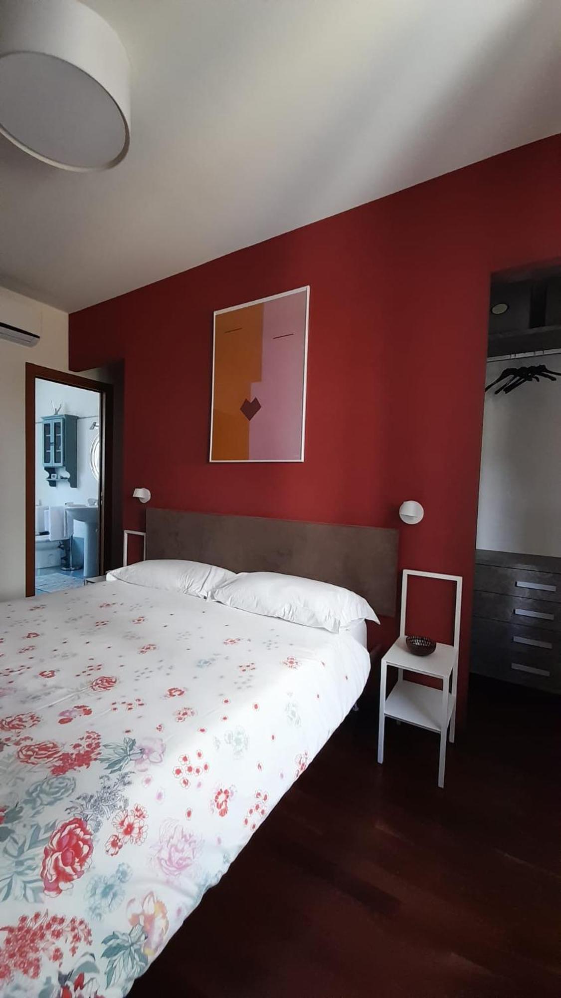 House Nubia, San Frediano, Near Ponte Vecchio, With Free Private Parking Lot *